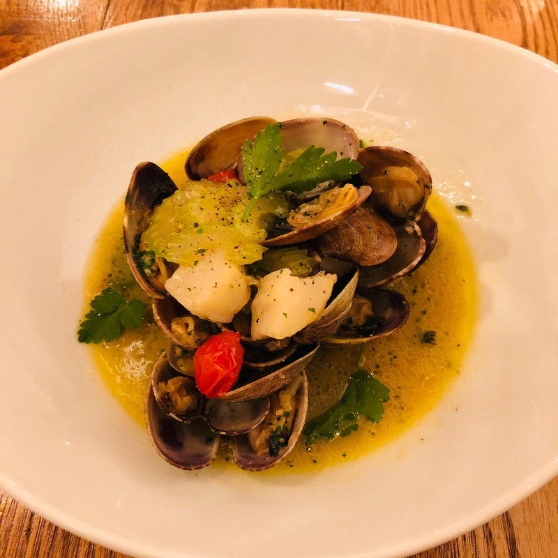 アサリとセロリのペルノー蒸し(cest-succulent)