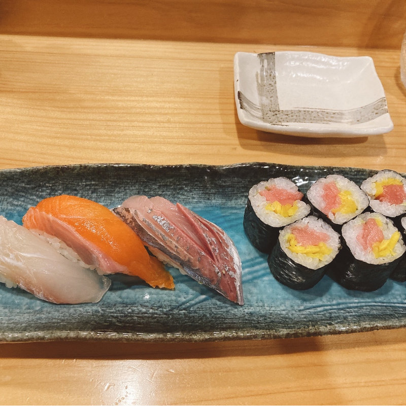 お任せ3貫とトロたく巻(鮨 くろさき)