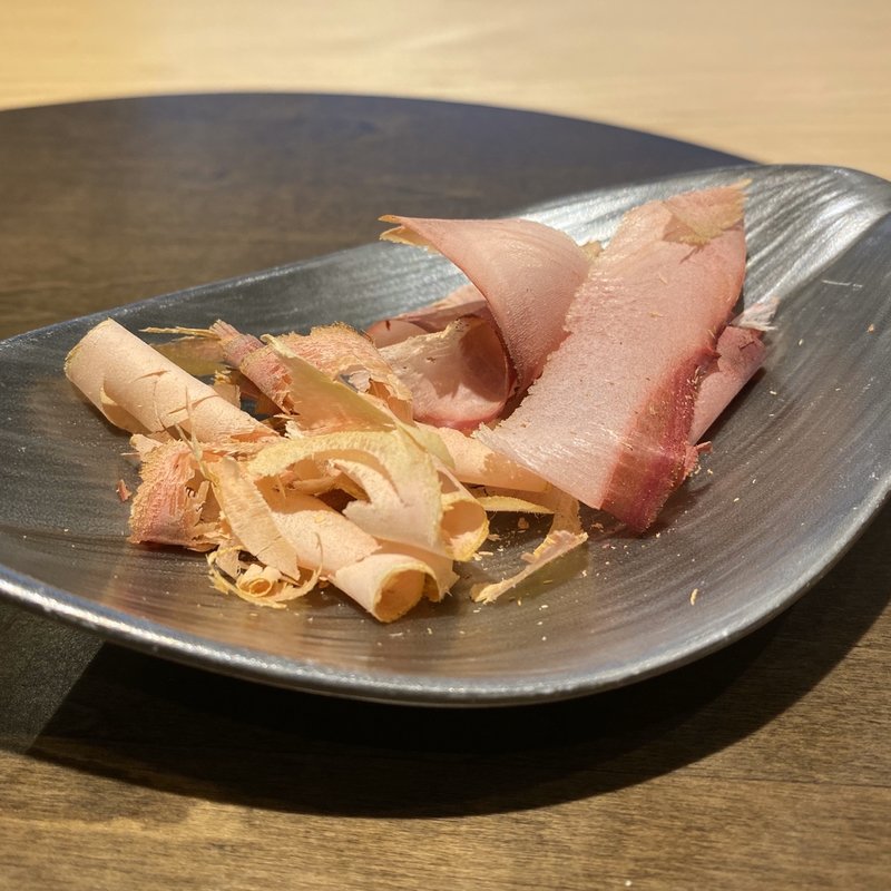 割りたて鹿児島本枯節と荒節(乙味 あさ井)