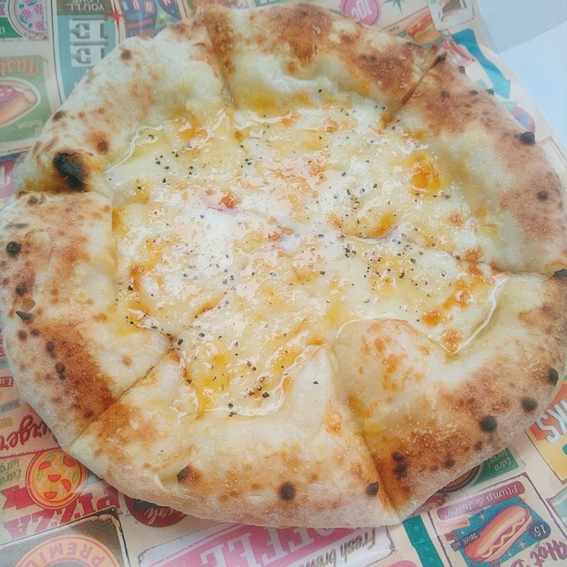 4種のチーズピザ(ヴィーダカフェ 一関店 （VidaCafe）)