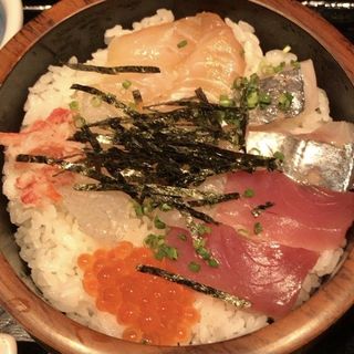 海鮮丼(魚料理 吉成本店)