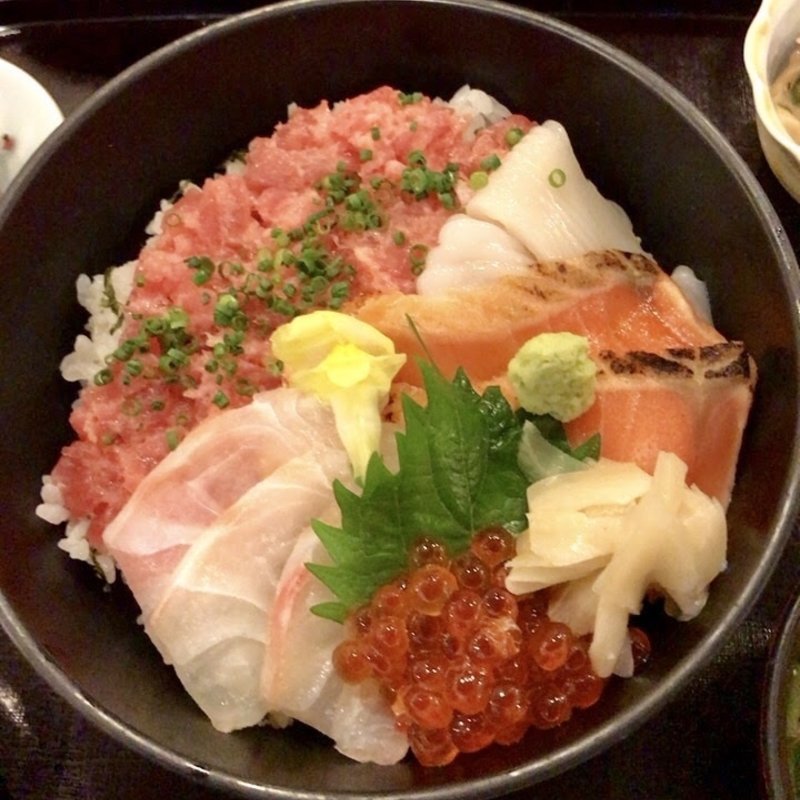  海の幸のどんぶり(西武特別食堂 Hotel Okura)