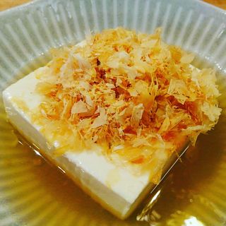 木綿豆腐とりぶしまみれ(KOBE YAKITORI STAND 野乃鳥)