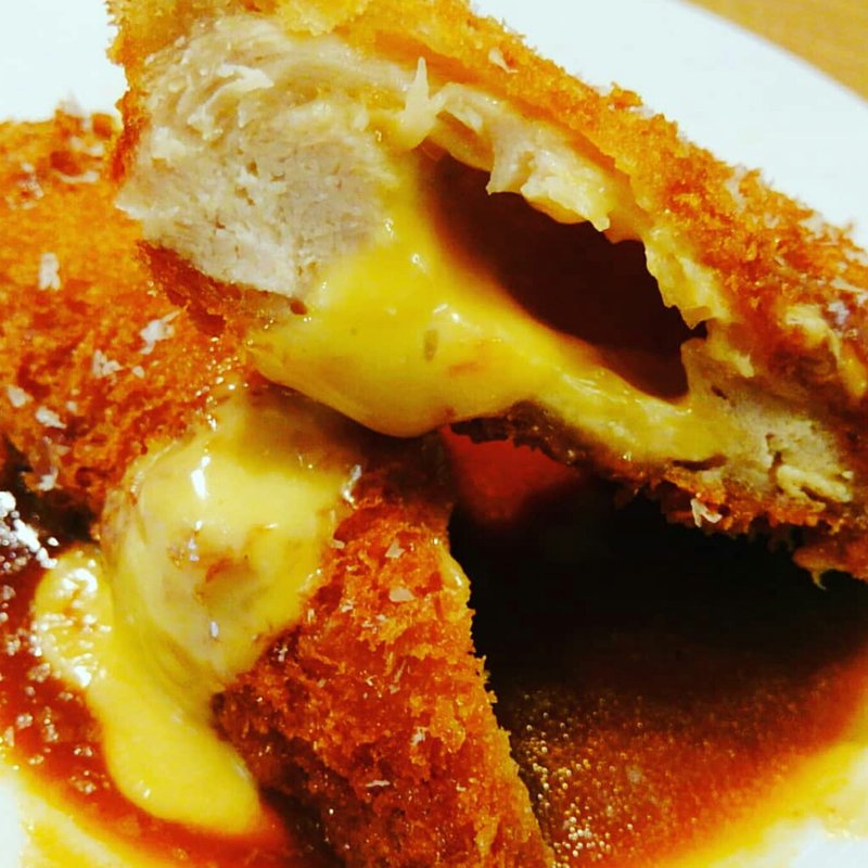 ささみ「ふわとろ、チーズかつ。」(KOBE YAKITORI STAND 野乃鳥)