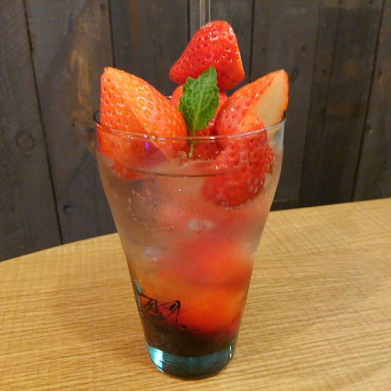 まるごと翠ジンサワー 苺(KOBE YAKITORI STAND 野乃鳥)