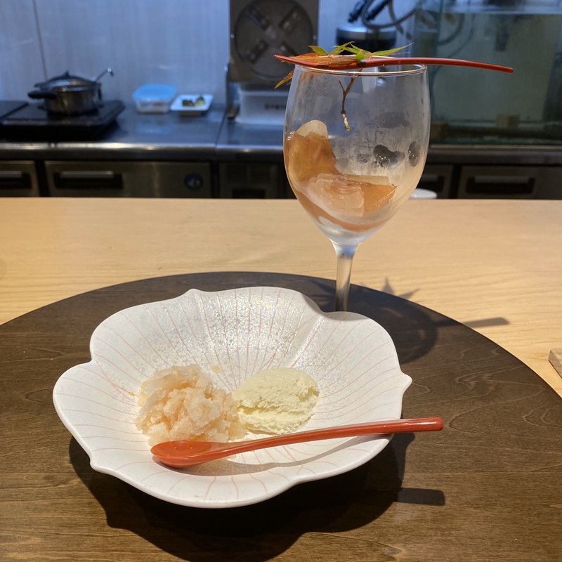 山梨幸水梨 洋梨 コンポート、加賀棒茶 粗挽きシャーベット、ブルーチーズ アイスクリーム(乙味 あさ井)