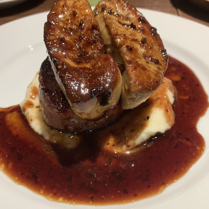 牛フィレ肉とフォアグラのロッシーニ風(俺のイタリアン 新橋赤レンガ通)