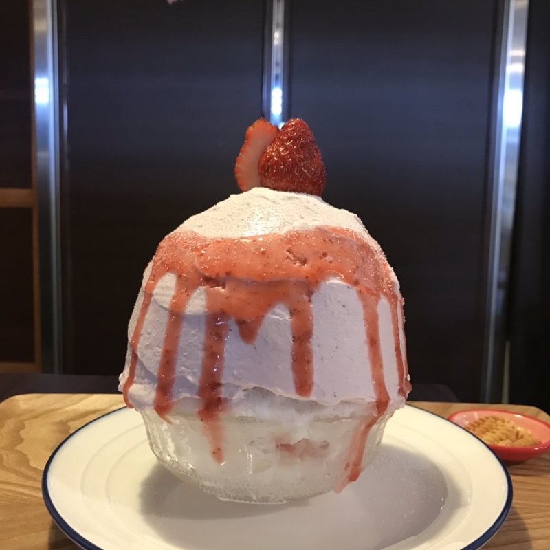 ホワイトチョコストロベリー(モクモク)