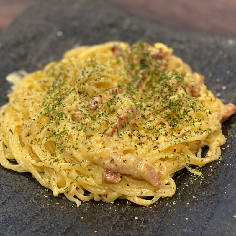 角切りベーコンの濃厚カルボナーラ(パスタ処 十兵衛)