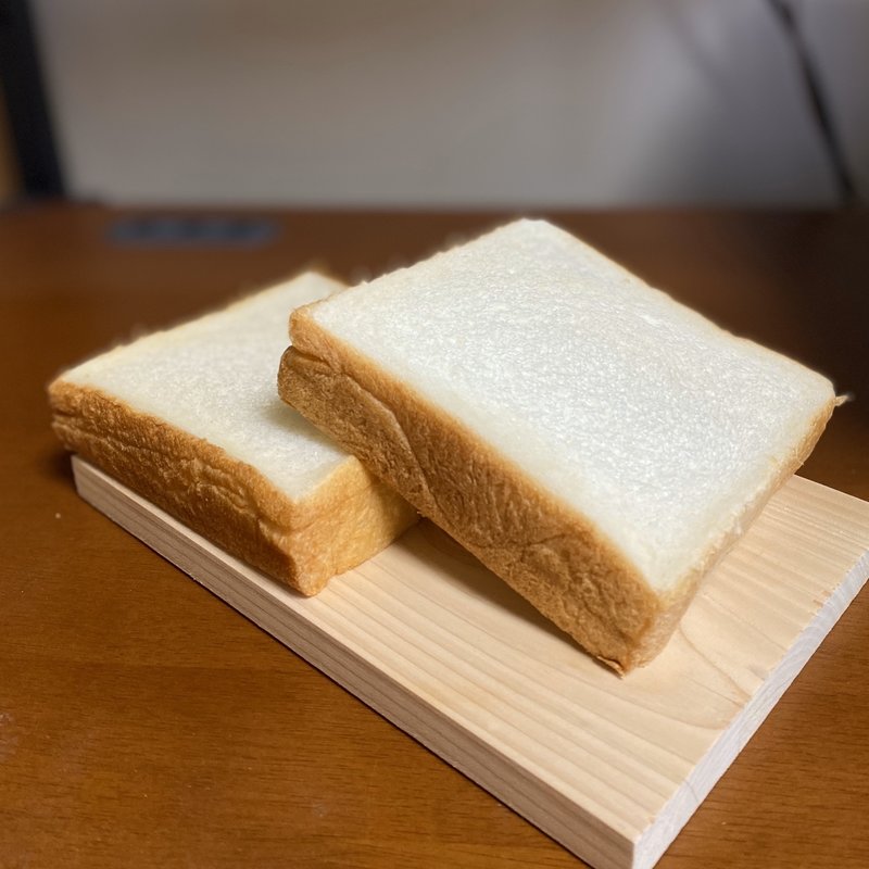 極生"ミルクバター"食パン、極美"ナチュラル"食パン(嵜本 名古屋サカエチカ店)