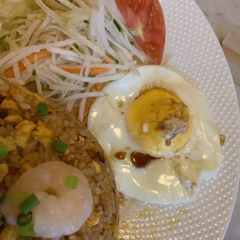 ナシゴレン プレート(シンガポール海南鶏飯 水道橋店 （ハイナンチーファン）)