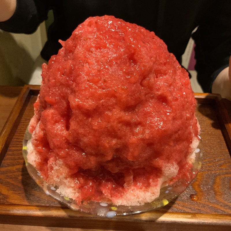 いちごみるく氷(浅草 甘味処 彩夏)