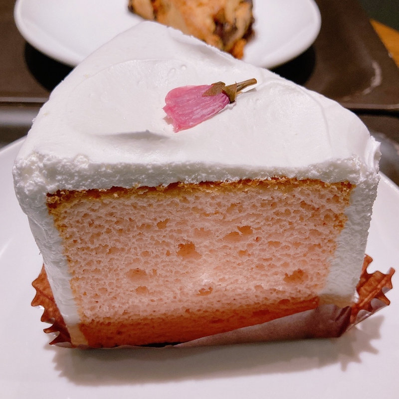 さくらシフォンケーキ(スターバックスコーヒー ルミネエスト新宿店)