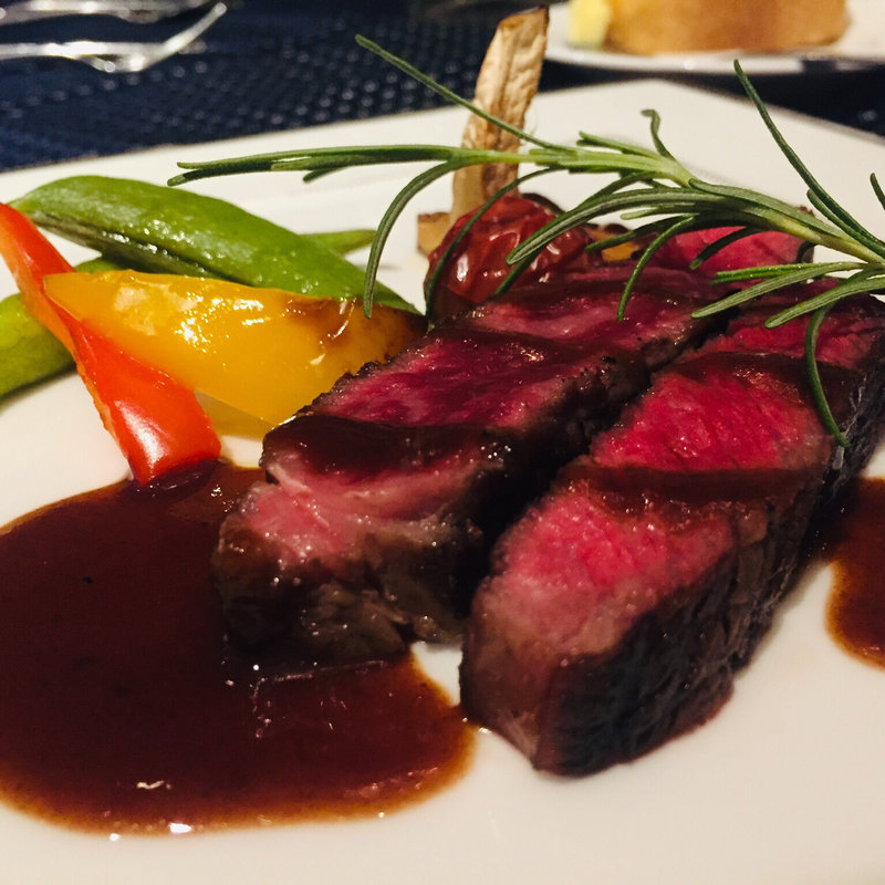 中山牛ロースのグリル ポルトワインソース(フランス厨房 旬彩 中央駅店 )