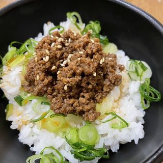 肉みそ丼(池田麺彩)