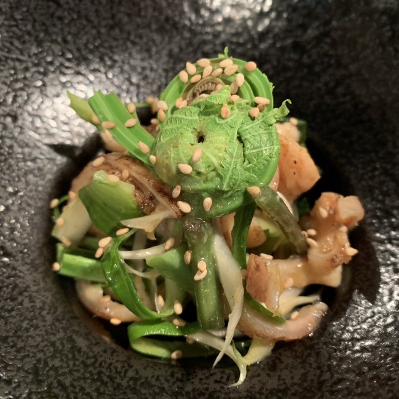 鳥皮と旬菜のヌタ(もみじ )