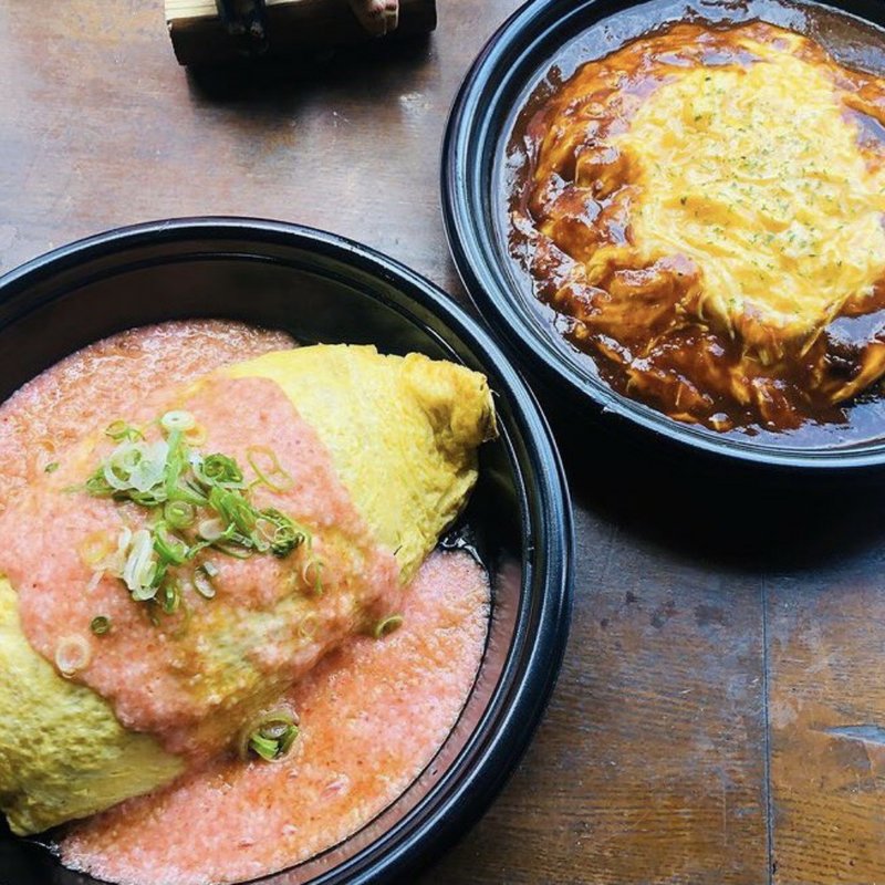 オムレツライス2色のソース(日比谷松本楼)