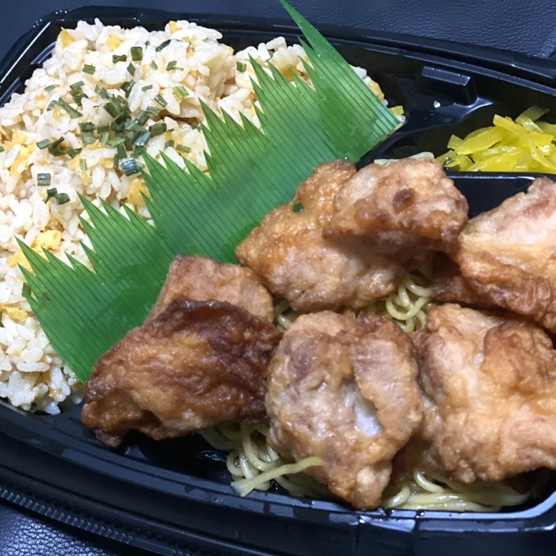 チャーハンだし唐揚げ弁当(ファミリーマート 札幌南7条西7丁目店 )