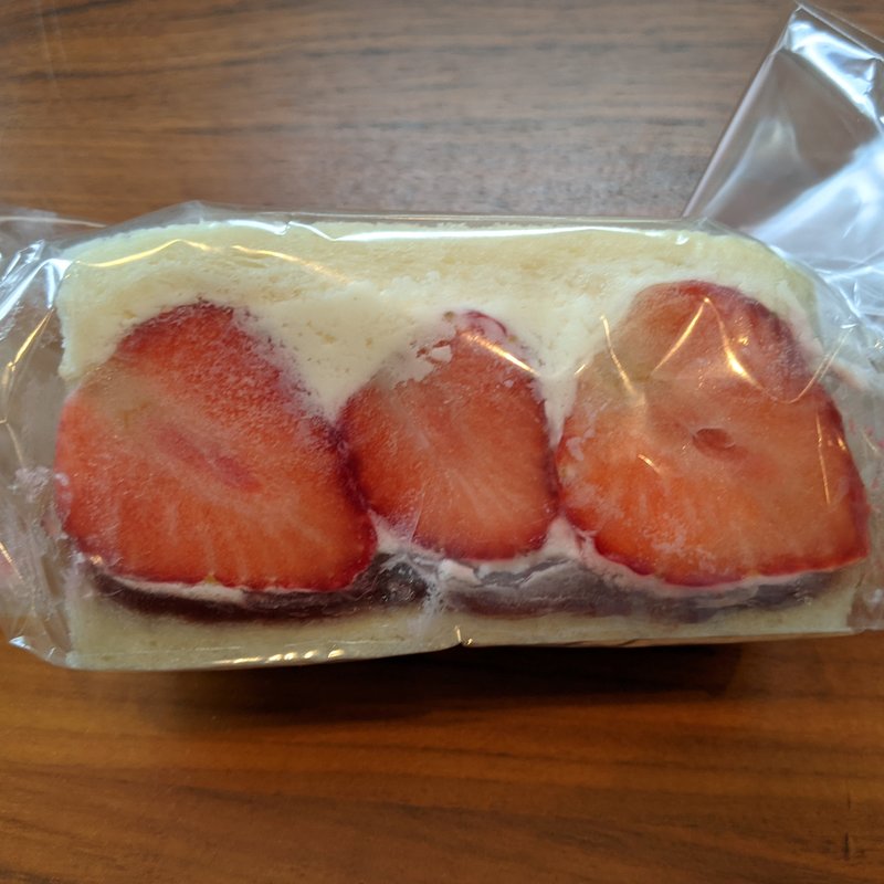 冬いちご(フツウニフルウツ鎌倉駅前販売所)