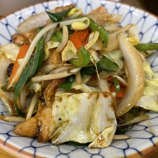 鶏と野菜の炒め丼(ラーメン専科 竹末食堂)