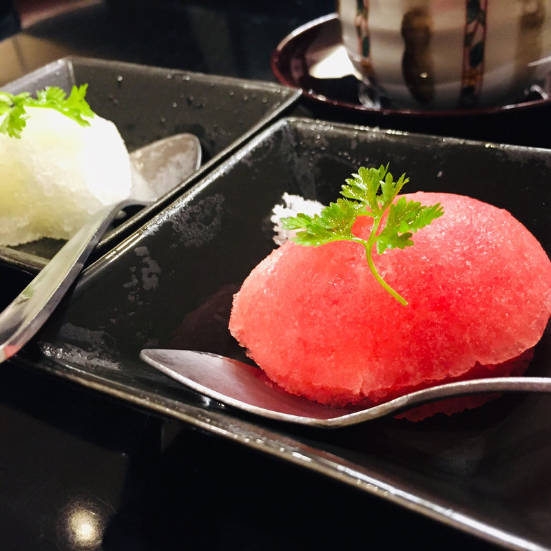 スイカとりんごのシャーベット(天麩羅からり)