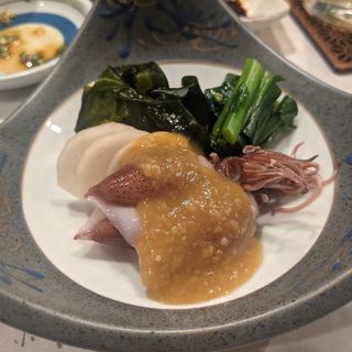 ホタルイカ・ウド酢味噌和え(寿司さいしょ)