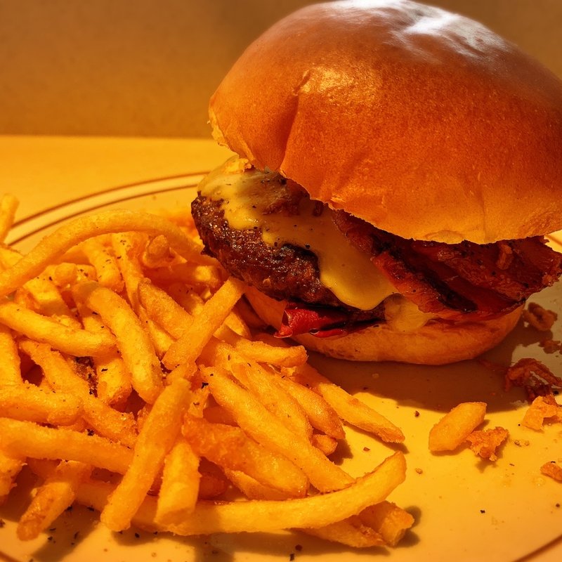 熟成スモークベーコンチーズバーガー(J.S. BURGERS CAFE マークイズ福岡ももち店)
