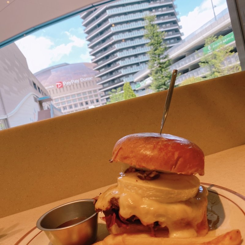 クワトロチーズハニーバーガー(J.S. BURGERS CAFE マークイズ福岡ももち店)