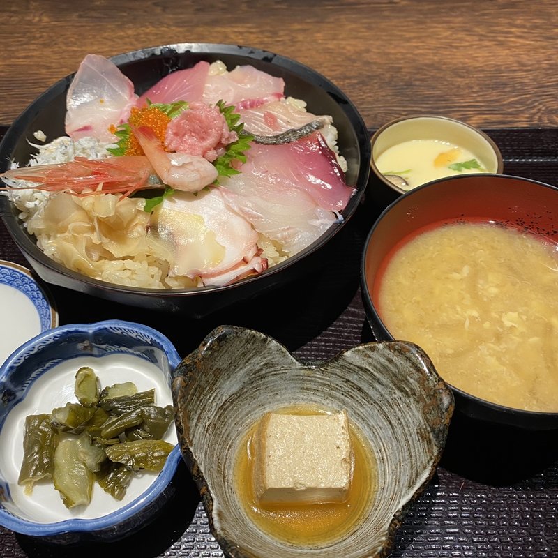 海鮮丼(魚釜 日本橋横山町店)