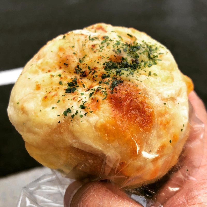 焼きチーズカレーパン(IKEDAYAMA)