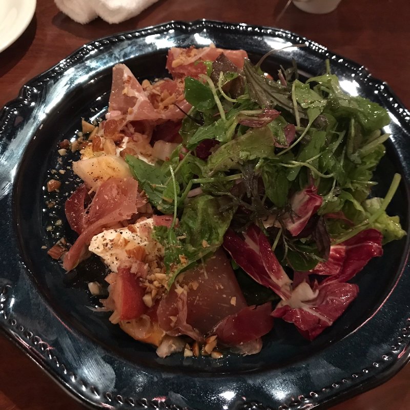 生ハムとチーズのサラダ(ビストロ向日葵)