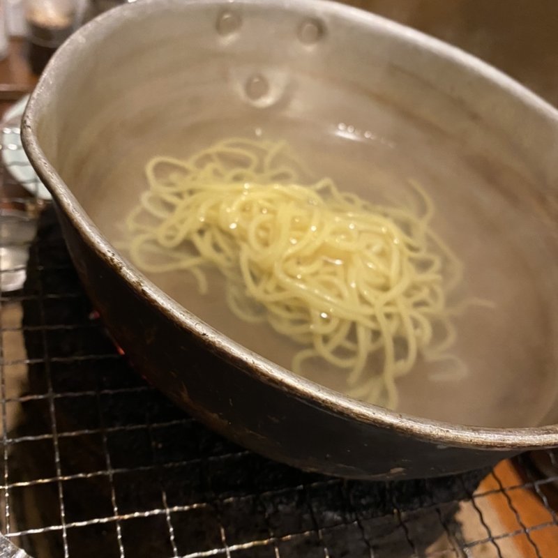 〆の七輪ラーメン(焼肉炭鉱ホルモン 欽ちゃん 本店 札幌狸小路1丁目)