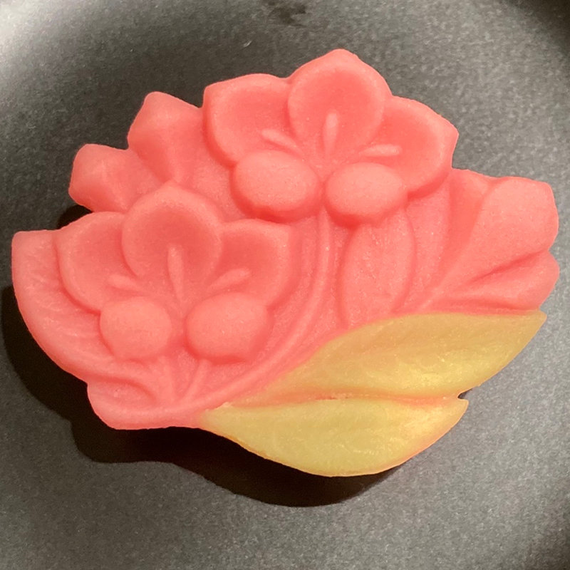 羊羹製　ゆかりの秋　白餡入(虎屋菓寮 新宿伊勢丹店 （とらやかりょう）)