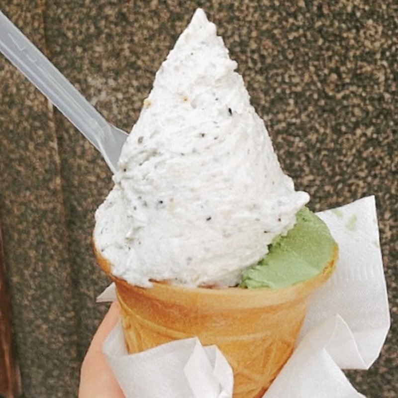 小さいコーン（1〜2 Flovars）(伊太利亜のじぇらぁとや 浅草 観音通り店)