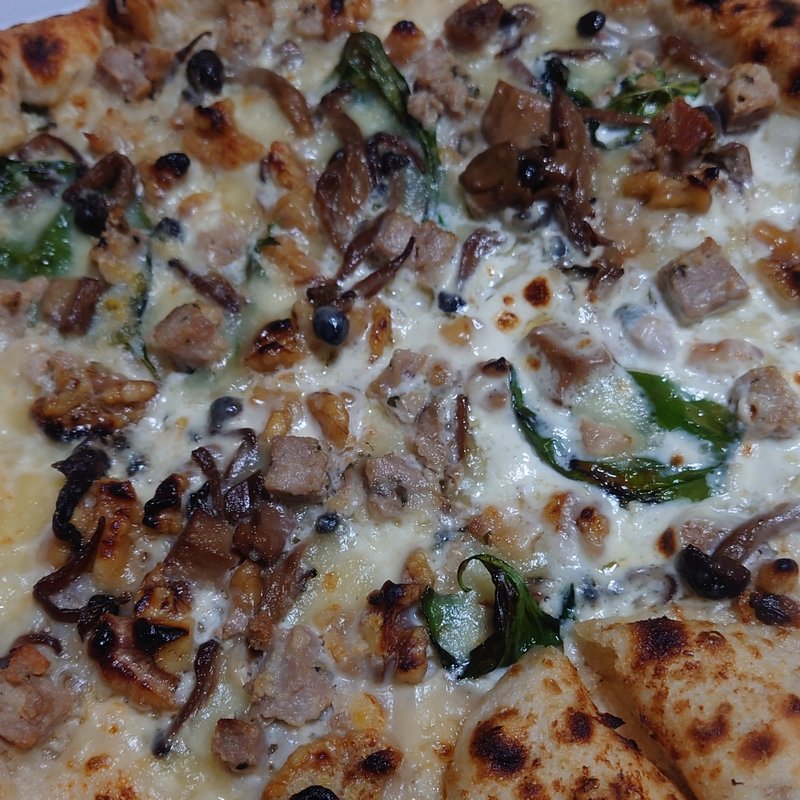 アヴェリーナ(ピッツェリア チーロ 東中野店（PIZZERIACIRO）)