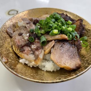 和牛と炙りチャーシュー丼(ラーメン専科 竹末食堂)