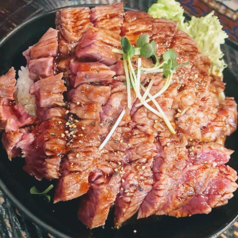 ステーキ丼（大）(レッドロック 高田馬場店)