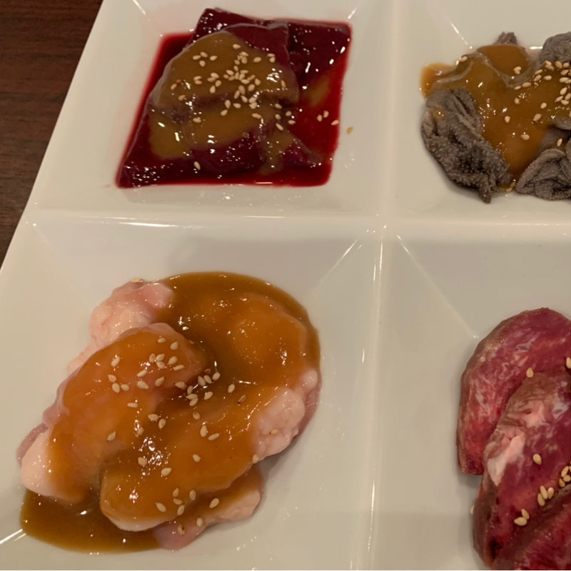 ホルモン４種盛(中山亭 （チュウザンテイ）)