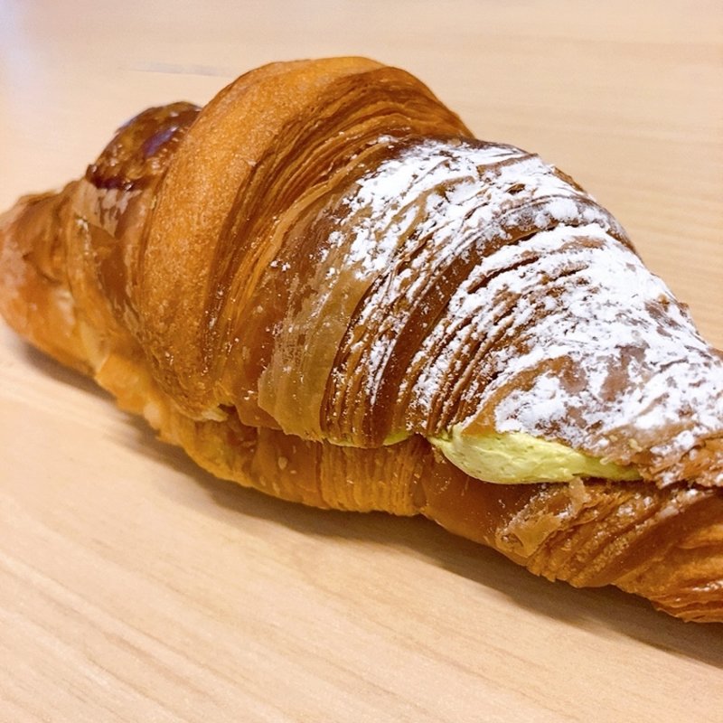 ピスタチオクリーム入りクロワッサン(ブレッド ファクトリー ケイ （Bread Factory K）)
