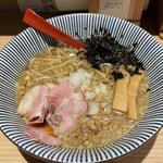 背脂醤油らー麺(焼きあご塩らー麺 たかはし アトレ川崎店)