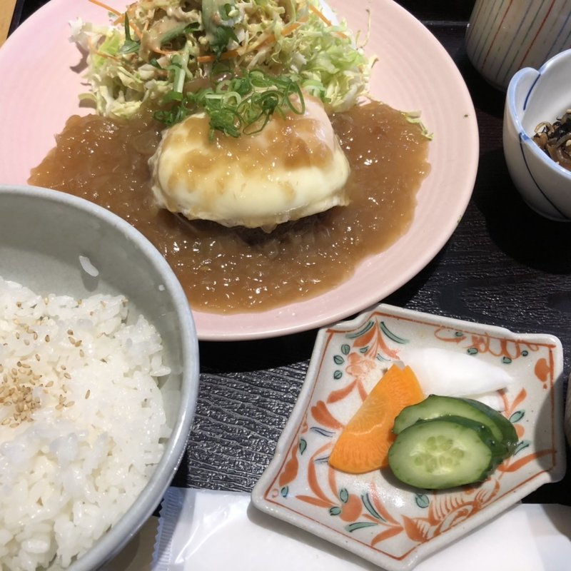 和牛ハンバーグ定食(丸新)