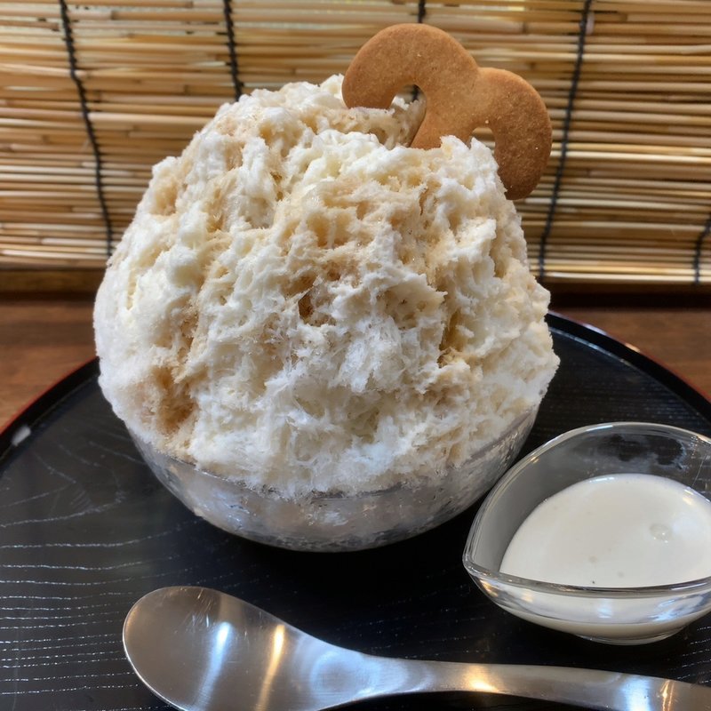 豆腐と黒みつ(くじらのおうち)