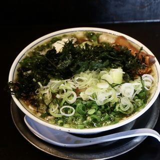 ネギネギニンニク焼き海苔ラーメン(麺奏 弥栄 （iyasaka）)