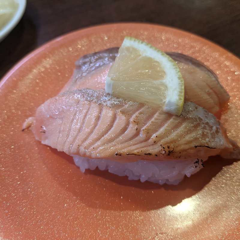 炙りサーモン(寿司みなと 旗ヶ崎店 )