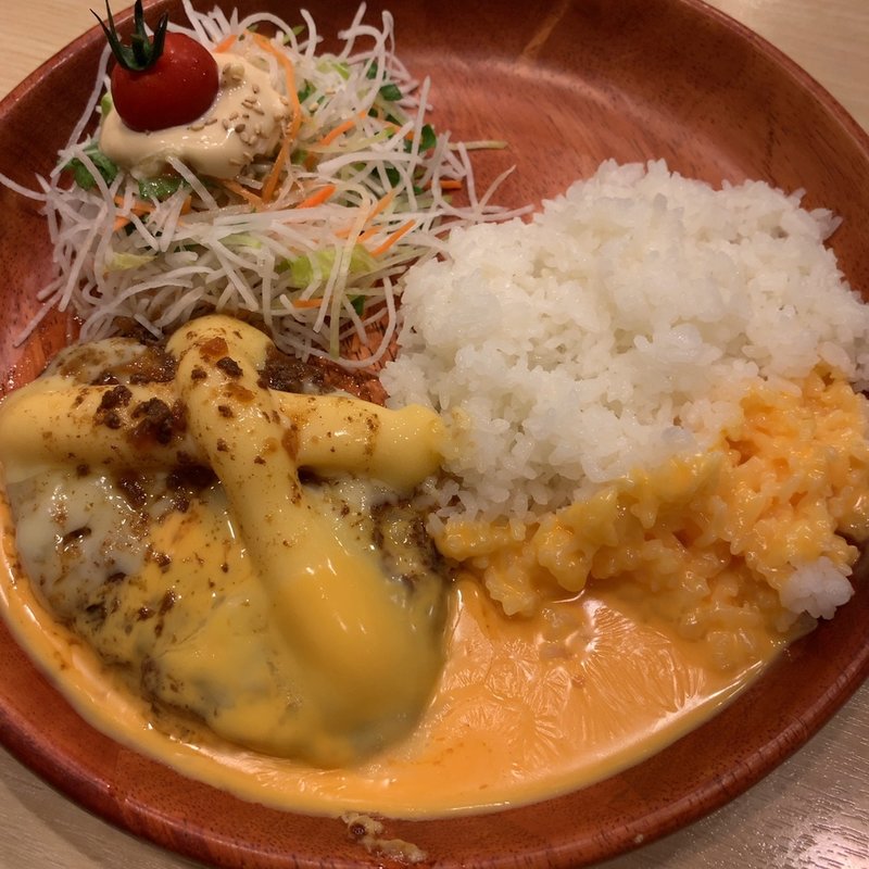 （期間限定）チーズ三昧バーグディッシュ　イエロー(びっくりドンキー 千本五条店 )