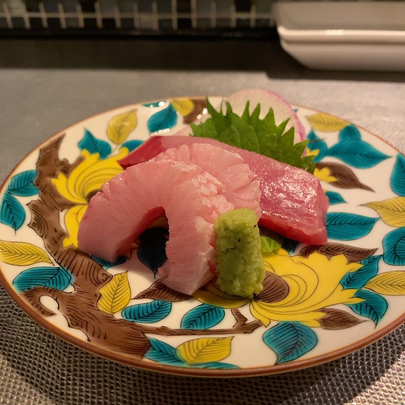 ブリの刺身(虎鉄 （KOTETSU）)