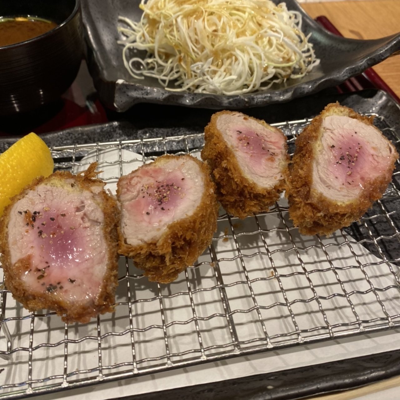 梅田駅周辺で食べられるおすすめのトンカツ30選 Sarah サラ