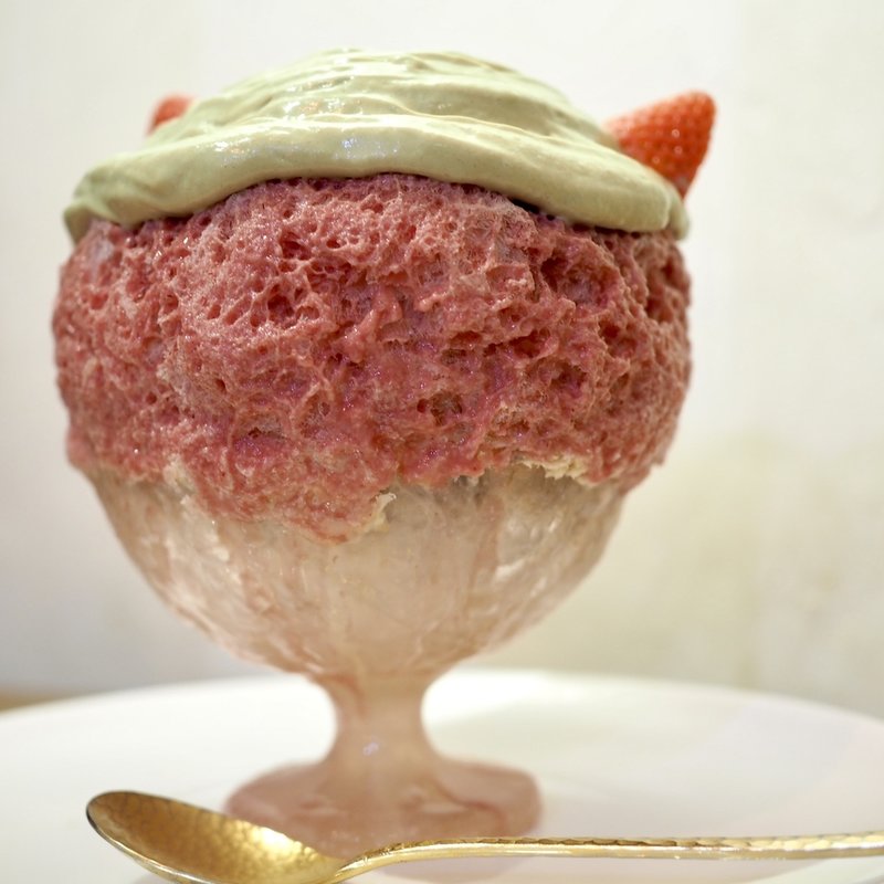 ピスタチオキャラメルストロベリー氷(かき氷研究所)