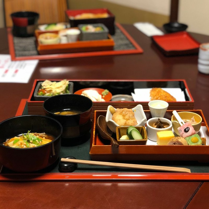 湯葉づくし膳(神楽坂 おいしんぼ食堂)