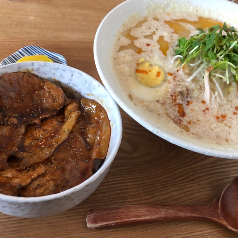 雪見ラーメンと豚丼(小)のセット(ぽっぽ亭 )